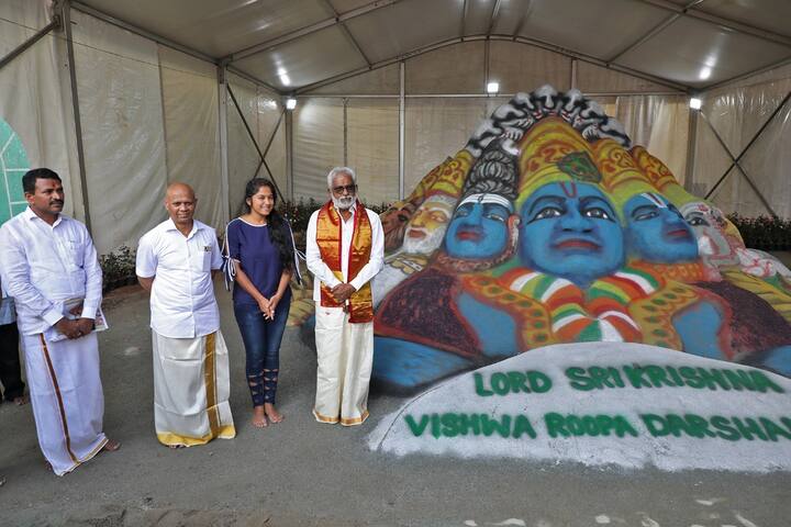 శ్రీనివాసుడి వార్షిక బ్రహ్మోత్సవాల్లో భాగంగా ప్రత్యేక ఆకర్షణగా పుష్ప, ఫొటో ప్రదర్శన