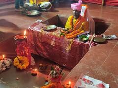 बस्तर दशहरा की अनोखी रस्म, 9 दिनों तक गड्ढे में बैठ निर्जल जोगी करता है मां दंतेश्वरी की तपस्या, ये है वजह