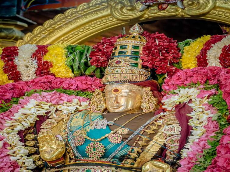 நவராத்திரி விழா 2022 : முதல் நாள்  அண்ணாமலையார் கோவிலில் பராசக்தி அலங்காரத்தில் அம்மன்