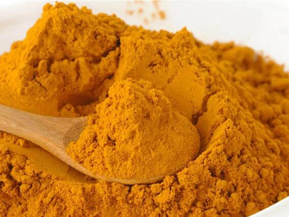 Navratri Haldi Upay: नवरात्रि में एक चुटकी हल्दी से पूरी होगी हर मुरादें, रात में करना होगा सिर्फ एक उपाय