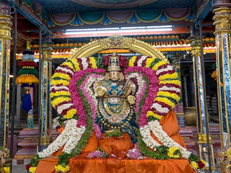 நவராத்திரி விழா 2022 : முதல் நாள்  அண்ணாமலையார் கோவிலில் பராசக்தி அலங்காரத்தில் அம்மன்