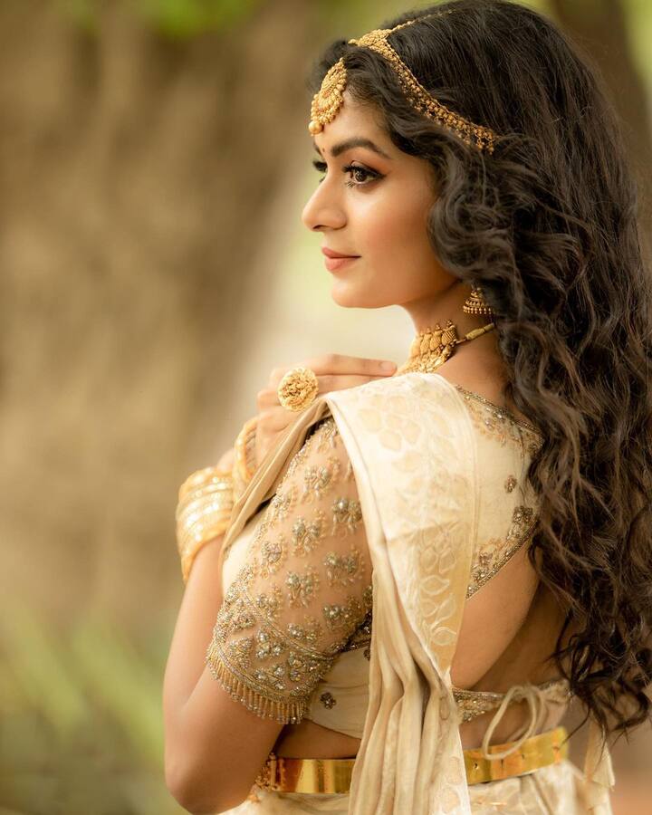உன் புருவக்கத்தி குத்திப்புட்டா என்ன செய்யுவேன்டி