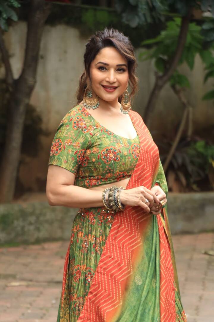 బాలీవుడ్ బ్యూటీ మాధురీ దీక్షిత్ అందమైన ఫోటోలు.