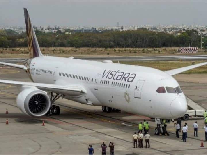 Full emergency declared on delhi airport for Air Vistara flight UK 781 Says DGCA दिल्ली से भुवनेश्वर जा रही फ्लाइट में आई तकनीकी खराबी, IGI एयरपोर्ट पर घोषित की गई फुल इमरजेंसी