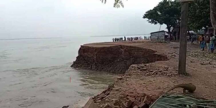 Murshidabad News Again erosion in Samserganj Murshidabad News: পুজোর মুখে ফের ভাঙন শুরু সামশেরগঞ্জে, বিক্ষোভের মুখে সেচ প্রতিমন্ত্রী