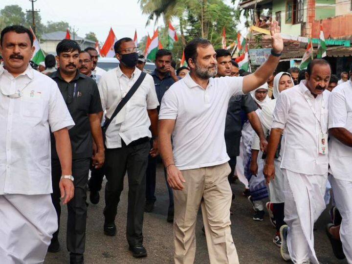 कांग्रेस ने ट्वीट कर कहा उन्होंने भारत से जो वादा किया है उसे पूरा करने के लिए आज मलप्पुरम में यात्रा शुरू हो गई है. आज भी लोग हाथों में कांग्रेस का झंडा थामे पूरे जोश के साथ रैली को आगे बढ़ते हुए नजर आ रहे हैं.