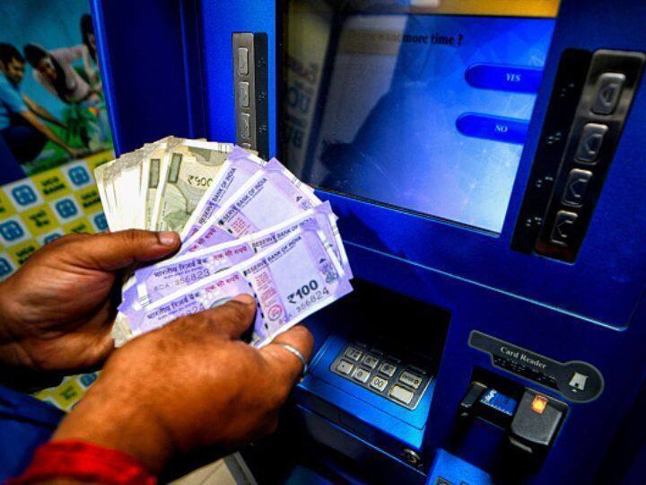 Rupee Appreciates 9 Paise To Close At 81.58 Against US Dollar Rupee Appreciates 9 Paise To Close At 81.58 Against US Dollar