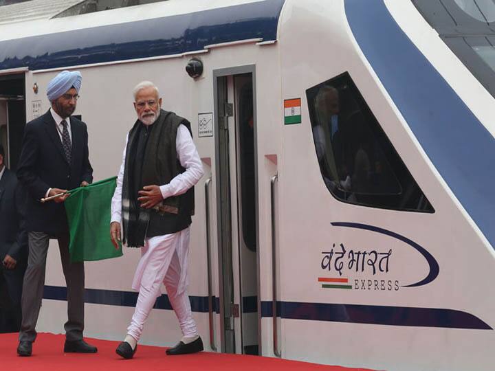 Gandhinagar Mumbai Vande Bharat Express and metro rail will run from September 30 PM Modi will also ride PM Modi Gujarat Visit: 29 सितंबर को गुजरात जाएंगे पीएम मोदी, वंदे भारत एक्सप्रेस को दिखाएंगे हरी झंडी, ये है पूरा कार्यक्रम
