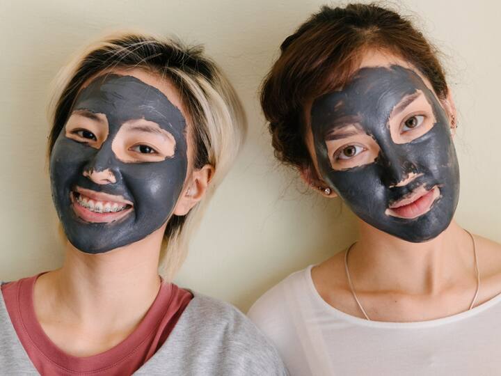 Tired of oil and pimples? Try a mask with charcoal powder Charcoal Mask: జిడ్డు, మొటిమలతో విసిగిపోయారా? బొగ్గు పొడితో ఇలా చేయండి