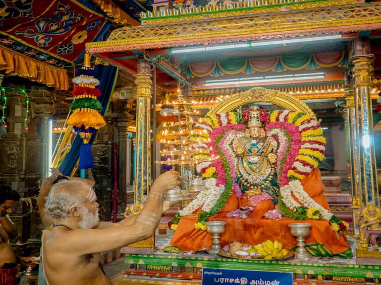 நவராத்திரி விழா 2022 : முதல் நாள்  அண்ணாமலையார் கோவிலில் பராசக்தி அலங்காரத்தில் அம்மன்