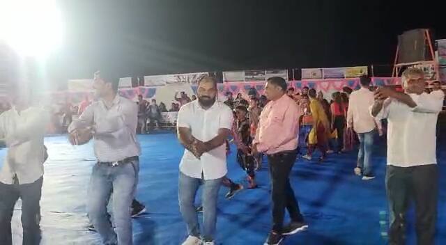 માતા બ્રહ્મચારિણીની કૃપાથી વ્યક્તિ સંકટથી ડરતો નથી, પરંતુ તેનો મક્કમતાથી સામનો કરે છે.