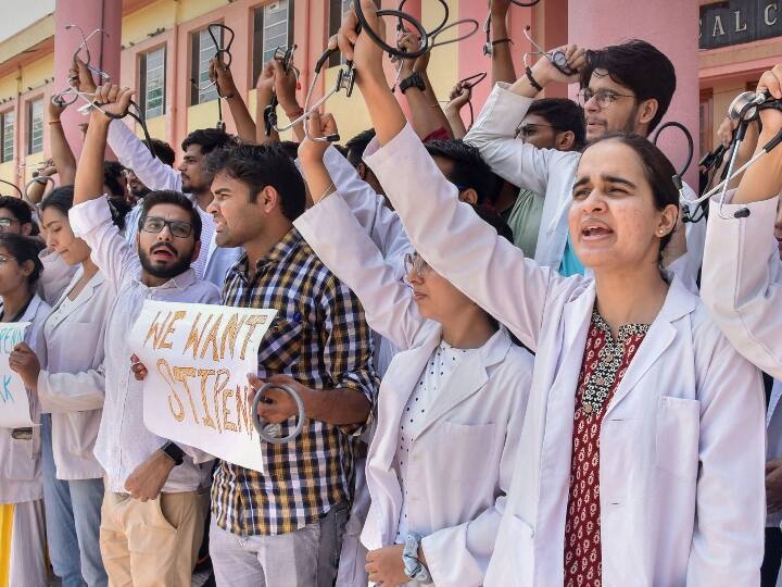 Covid allowance not received in BMC hospital resident doctors threatened to strike ann Maharashtra News: बीएमसी के अस्पताल में नहीं मिला कोविड भत्ता, रेजिडेंट डॉक्टरों ने दी हड़ताल की धमकी