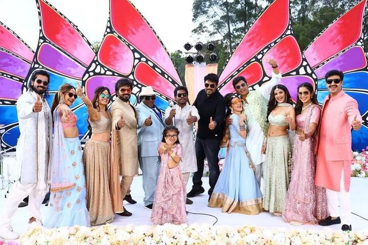 சுந்தர் சி இயக்கியுள்ளார்