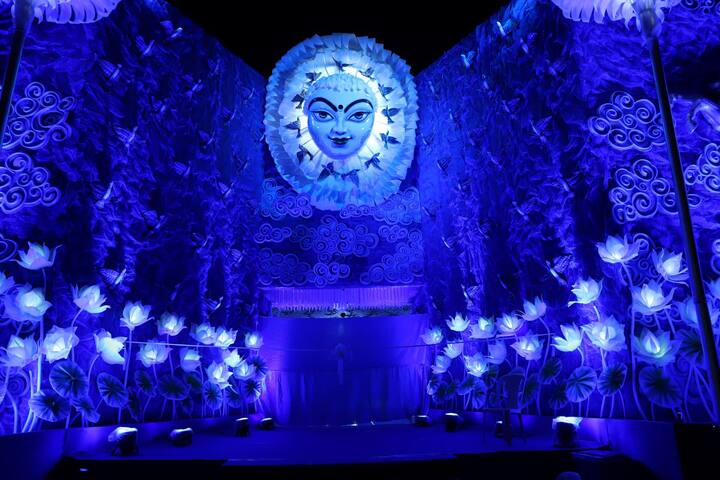 देखाव्याची संपूर्ण संकल्पना निहार देबनाथ यांचीच असून अडीच महिने कालियागंज येथेच देखाव्याचा संपूर्ण पायाभूत ढाचा तयार करण्यात आला आणि त्यानंतर हा ढाचा ट्रान्सपोर्टद्वारे नागपुरात आणण्यात आला.