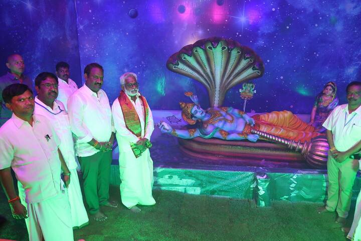 శ్రీనివాసుడి వార్షిక బ్రహ్మోత్సవాల్లో భాగంగా ప్రత్యేక ఆకర్షణగా పుష్పప్రదర్శన