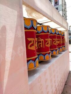 Durga Puja 2022 : ব্যস্ত জিটি রোডের ধারে মনাস্ট্রির শান্তি, নবান্নর অদূরে নজর কাড়তে তৈরি নতুনপল্লি সর্বজনীন