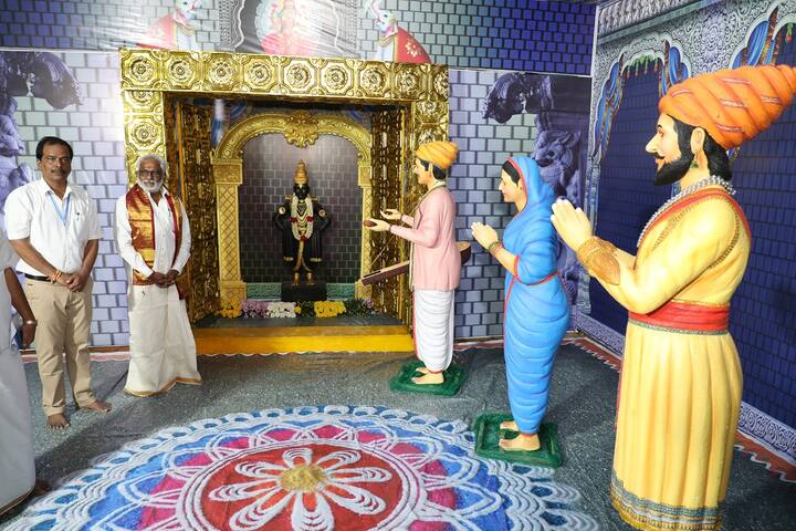 శ్రీనివాసుడి వార్షిక బ్రహ్మోత్సవాల్లో భాగంగా ప్రత్యేక ఆకర్షణగా పుష్పప్రదర్శన