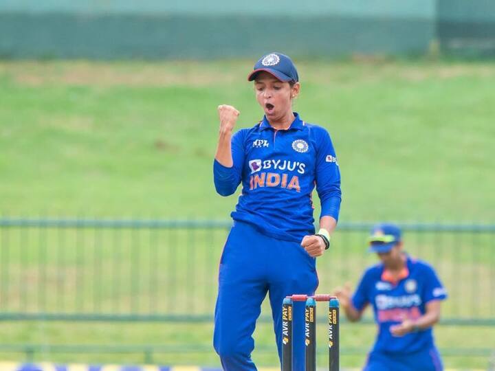 ICC ODI rankings: Indian women's team captain Harmanpreet Kaur climbs to fifth place ICC ODI Rankings: कर्णधार हरमनप्रीत कौरची टॉप-5 मध्ये एन्ट्री; स्मृति मानधना, दीप्ती शर्मालाही मोठा फायदा