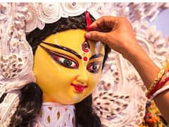 Navratri Haldi Upay: नवरात्रि में एक चुटकी हल्दी से पूरी होगी हर मुरादें, रात में करना होगा सिर्फ एक उपाय