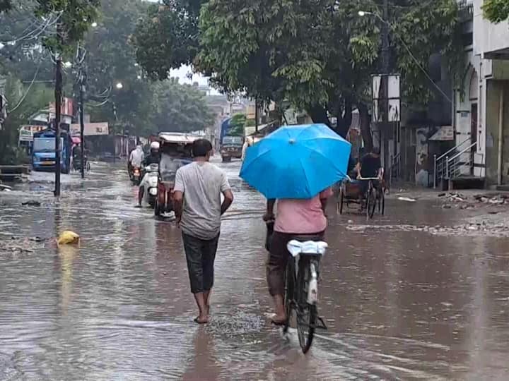 Maharashtra Rain Yellow alert for rain in the state today Maharashtra Rain : आज राज्यात पावसाचा यलो अलर्ट, नागरिकांना सतर्कतेचं आवाहन 