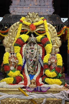 ధ్వజారోహణంతో వైభవంగా శ్రీవారి సాల‌క‌ట్ల‌ బ్రహ్మోత్సవాలు ప్రారంభం