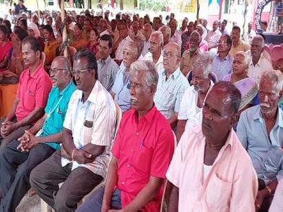 The power board employees are on protest in Dharmapuri TNN தருமபுரியில் மின்வாரிய ஊழியர்கள் காத்திருப்பு போராட்டம்