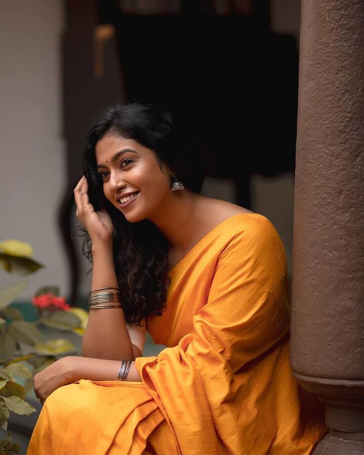சாய்ந்து சாய்ந்து நீ பாா்க்கும்போது...