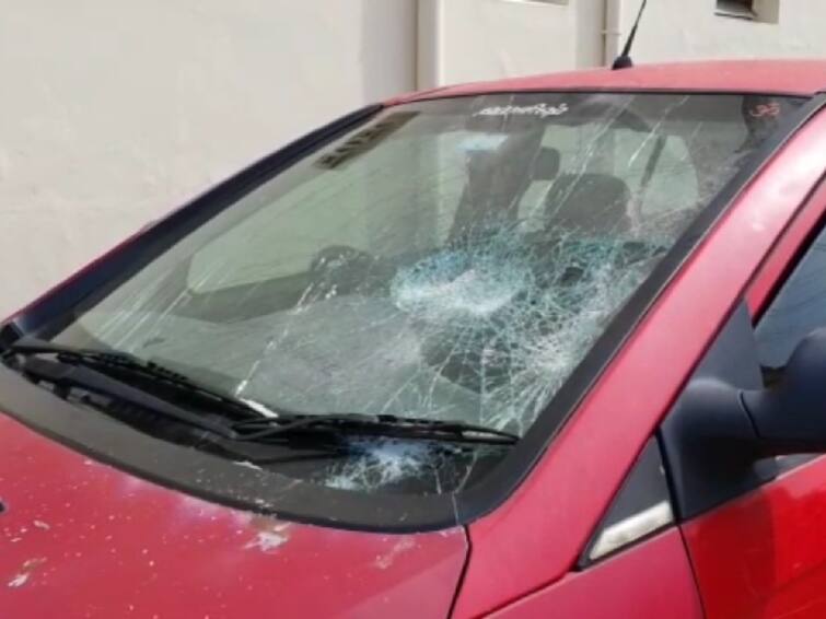Hindu Youth Front executive's car window was broken by police investigation கோவையில் இந்து இளைஞர் முன்னணி நிர்வாகி கார் கண்ணாடி உடைப்பு: போலீஸ் விசாரணை