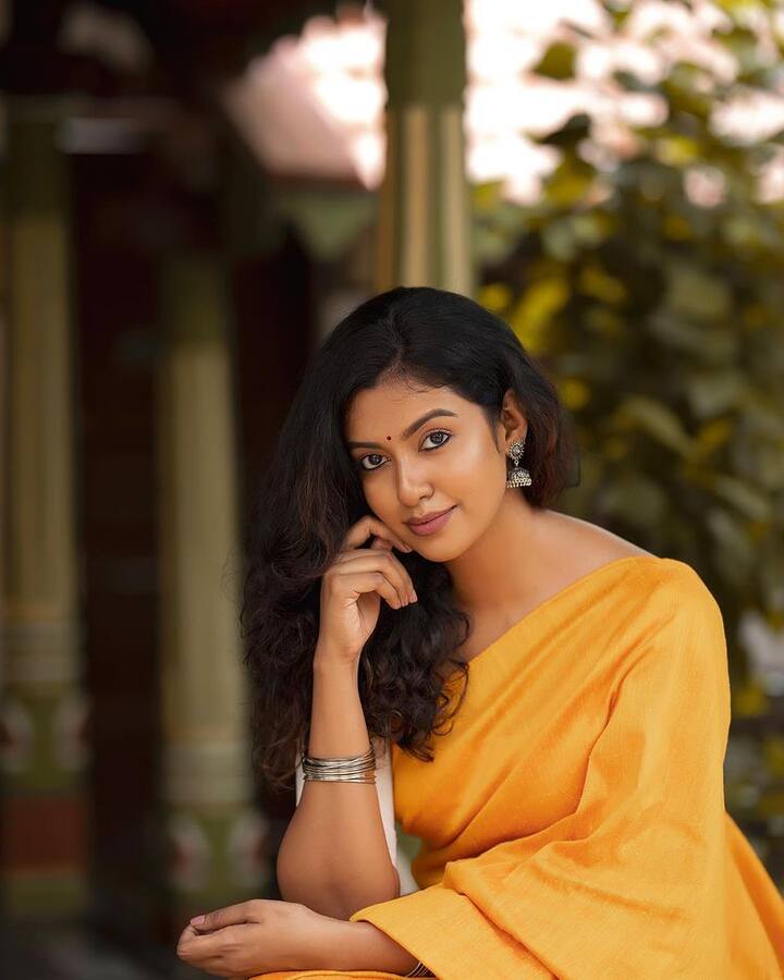சோ்ந்து சோ்ந்து நிழல் போகும்போது....
