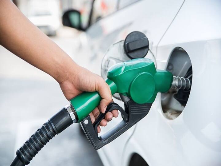 Petrol Diesel Under GST Tax Centre Ready To Bring Fuel Under GST Tax says Petroleum Minister Hardeep Singh Puri Marathi news updates Petrol Diesel: पेट्रोल-डिझेलला GSTच्या कक्षेत आणण्यासाठी केंद्र सरकार तयार; केंद्रीय मंत्री हरदीप सिंह पुरी यांची माहिती 