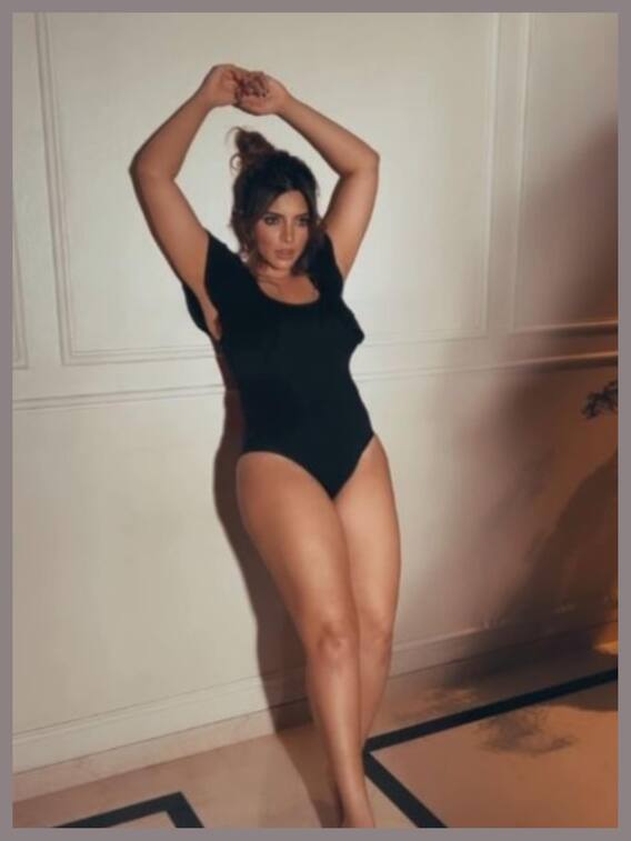 ब्लैक मोनोकनी में शमा सिकंदर की मदहोश कर देने वाली अदाएं