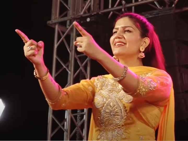 Bandook Chalegi Sapna Choudhary Stage Dance Video Going Viral Sapna Choudhary Video बन्दूक 5762