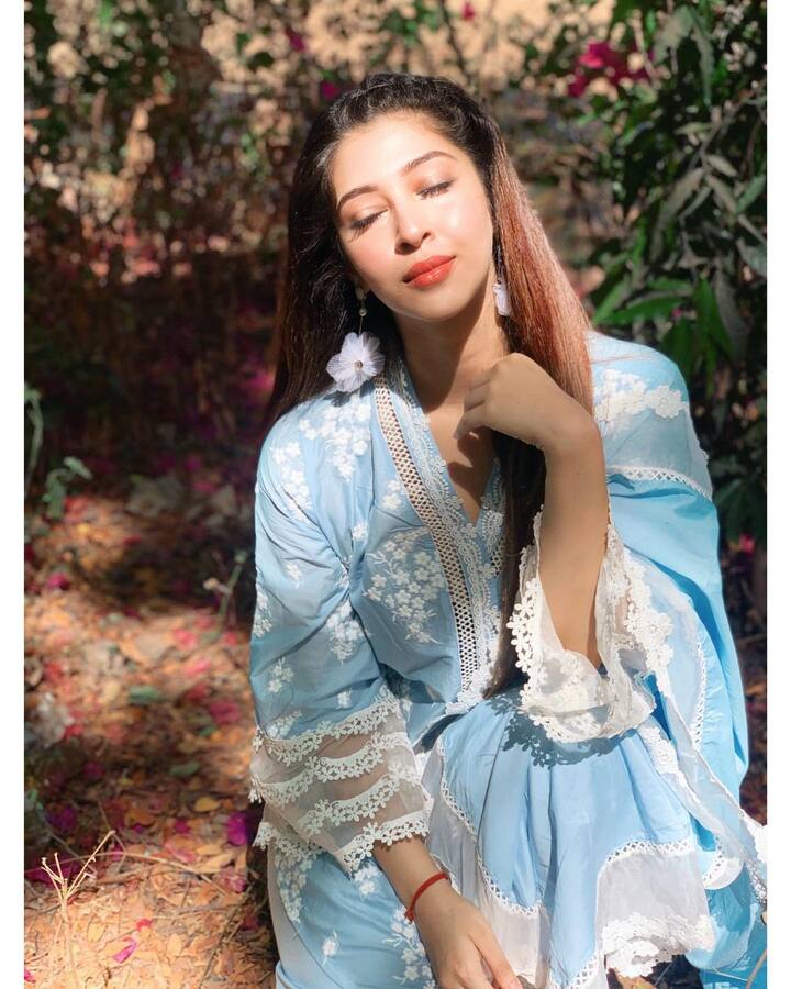 कई बार सोनारिका को अपने लुक की वजह से ट्रोल भी होना पड़ता है. लेकिन एक्ट्रेस को अच्छे से पता है कि ट्रोल्स का मुंह कैसे बंद करवाएं.