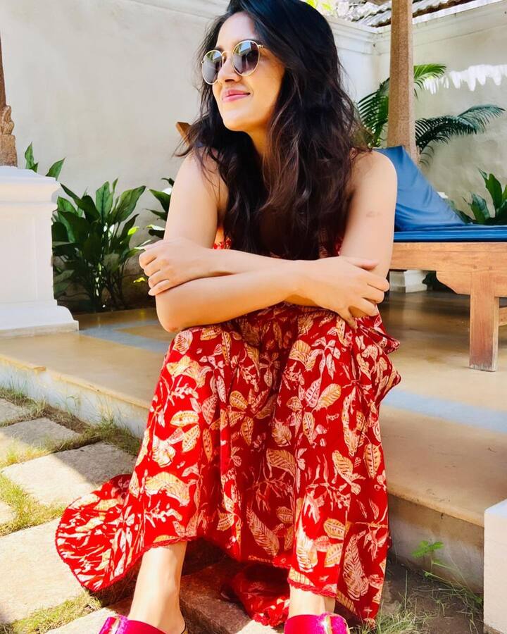 சிரிக்காதே சிரிக்காதே சிரிப்பாலே மயக்காதே.....