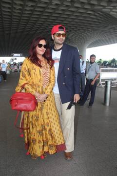 Richa Chadha-Ali Fazal Wedding: शादी के लिए दिल्ली रवाना हुए ऋचा चड्ढा और अली फजल, एयरपोर्ट से सामने आईं तस्वीरें
