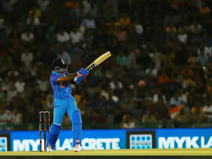 सूर्यकुमार यादव को टी20 रैकिंग में बड़ा फायदा, बाबर आजम को पछाड़कर दूसरे पायदान पर पहुंचे