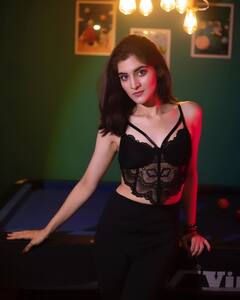 रियल लाइफ में बेहद ग्लैमरस हैं ये रिश्ता...की माया, Navika Kotia की खूबसूरती देख बढ़ जाएंगी आपकी धड़कनें