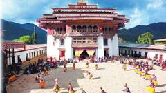 Cheap Foreign Trip : कमी बजेटमध्ये परदेश वारी करायचीय? 'हे' ठिकाण यादीत नक्की ॲड करा, पर्यटनप्रेमींसाठी अनोखी पर्वणी