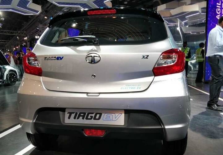 कंपनी के अनुसार इस कार को 7.2 kW AC चार्जर से 3 घंटे 36 मिनट्स में चार्ज किया जा सकता है.