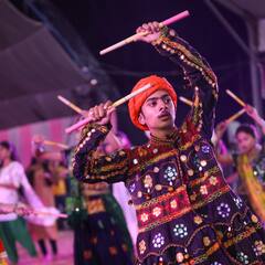 Navratri 2022 : ए हालो! नागपुरात विविध मैदानांवर गरब्याची धूम...