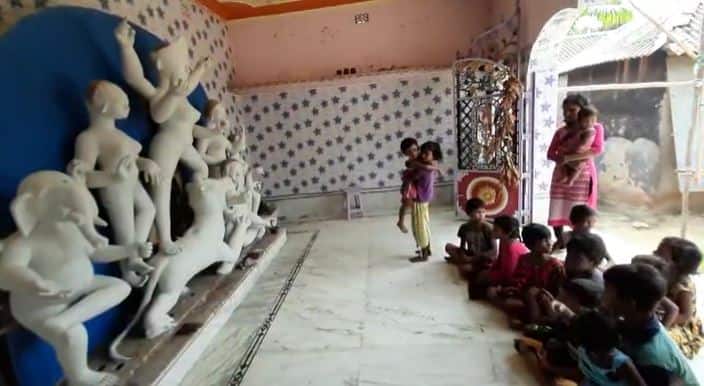 আজ থেকে প্রায় ২০০ বছর পূর্বে বাঁকুড়া জেলার জয়পুর থানার রাউৎখন্ড ছিল তৎকালীন বর্ধমান রাজা মাহাতব চাঁদের অধীনে। আর এই রাউৎখণ্ড এলাকার সমস্ত খাজনা আদায় করে বর্জায় চাপিয়ে বর্ধমান রাজ পরিবারে পৌঁছে দিতেন রাউৎখণ্ড বাগদী পাড়ার একটি পরিবার। রাজামশাই ওই বাগদী পরিবারের পদবী দিয়েছিলেন আটপৌরি। সেই থেকে ওই গ্রামের নামও হয়ে যায় আটপৌরি পাড়া।