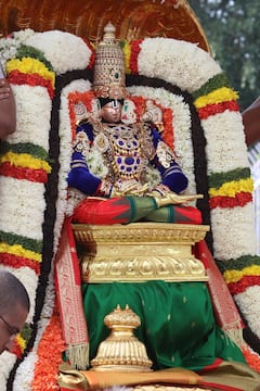 In Pics: శ్రీవారి బ్రహ్మోత్సవాలు: చిన్నశేష వాహనంపై స్వామివారు, ఫోటోలు చూసి తరించండి