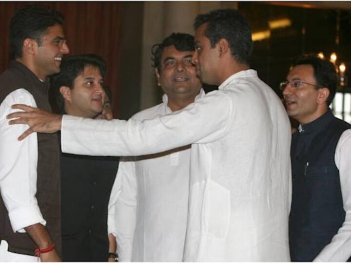 राजस्थान: संकट में फंसी कांग्रेस को बचाने आए पुराने नेता, लेकिन कहां है 'टीम राहुल'?