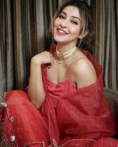 टीवी की इस पार्वती का ट्रेडिशनल लुक में दिखा खूबसूरत अंदाज, रेड अनारकली पहन लगीं अप्सरा सी खूबसूरत