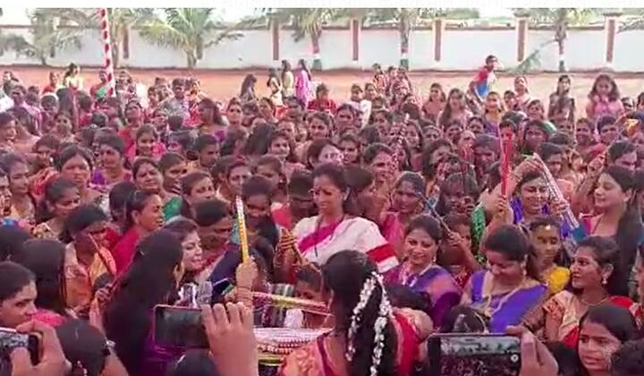 मेळाव्यात शेकडो महिला सहभागी झाल्या होत्या.