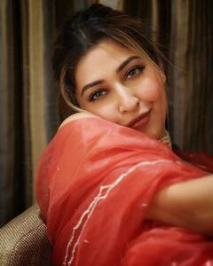 टीवी की इस पार्वती का ट्रेडिशनल लुक में दिखा खूबसूरत अंदाज, रेड अनारकली पहन लगीं अप्सरा सी खूबसूरत