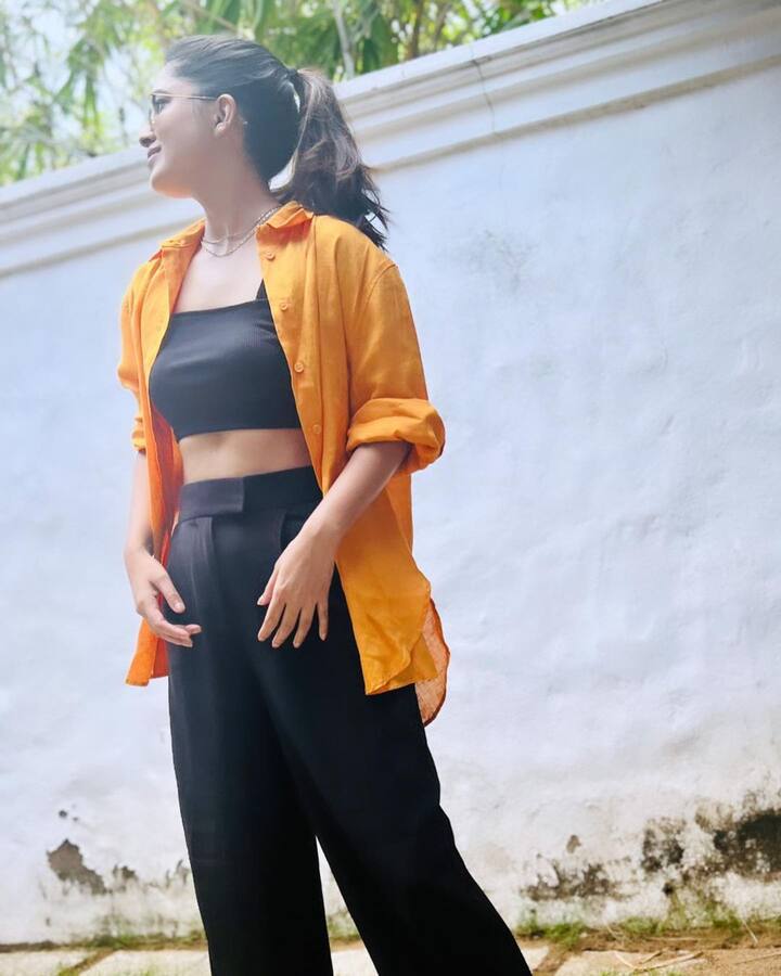 நனைக்கத் தெரியாதா அடை மழையே நனைய தெரியாதா.......