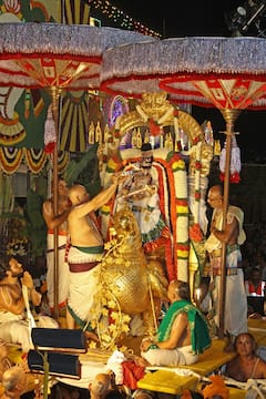 హంస వాహనంపై స‌ర‌స్వతి అలంకారంలో శ్రీ‌ మలయప్ప స్వామి