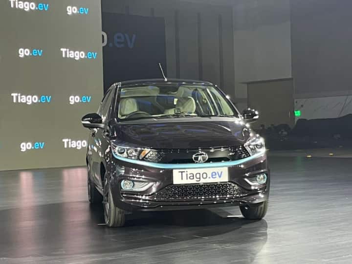 The car can also be charged via a DC fast charger too along with an AC charger plus a conventional charging plug point. (Image Source: Somnath Chatterjee)