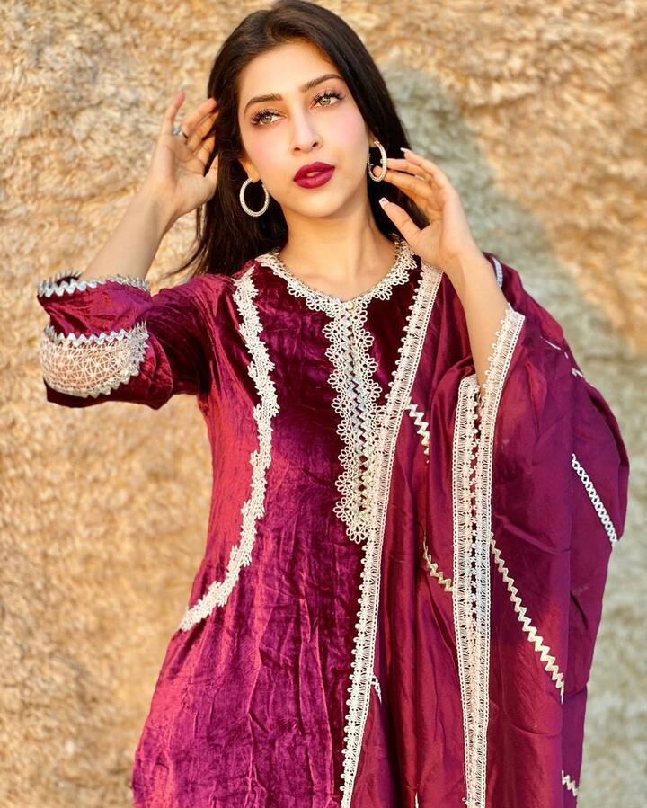 सोनारिका भदौरिया ने देवों के देव महादेव में पार्वती की भूमिका निभाकर अपनी एक अलग पहचान बना ली. एक वक्त ऐसा था जब सोनारिका को उनके रियल नेम से कम पार्वती के नाम से ज्यादा लोग जानते थे.